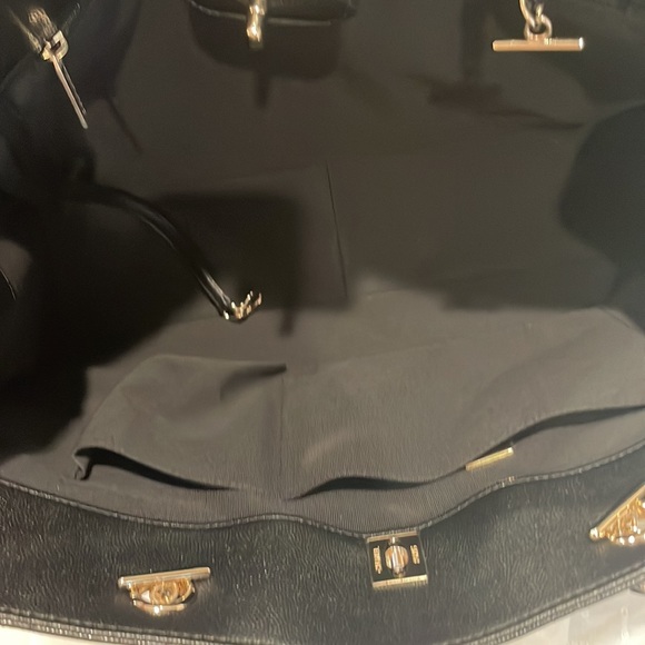 Authentic Chanel Classic Timeless Caviar Leather Tote. - Picture 9 of 12